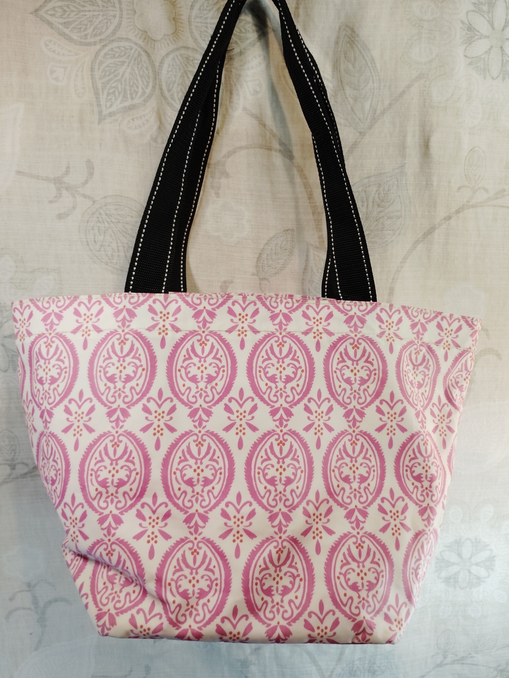 Scout Pink and Cream Patterned Shoulder Tote with Black Straps - Picture 4 of 8